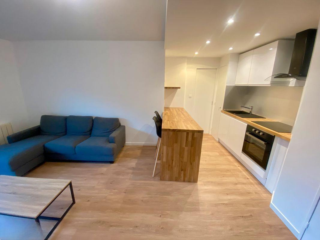 
                                                Location
                                                 Appartement T2 bis meublé 48 m2