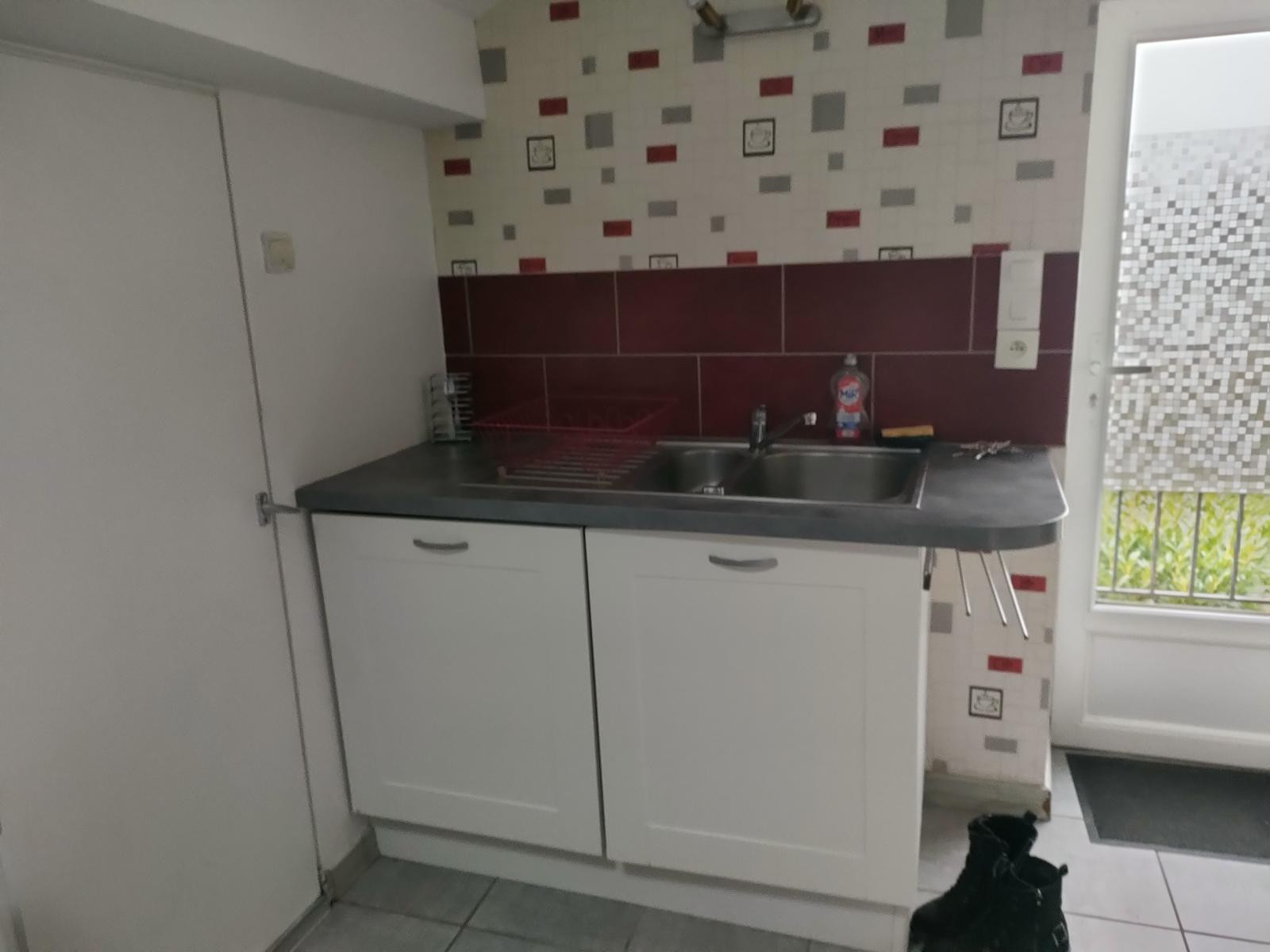 
                                                Location
                                                 Appartement T2 bis meublé et garage ( proche MBDA)