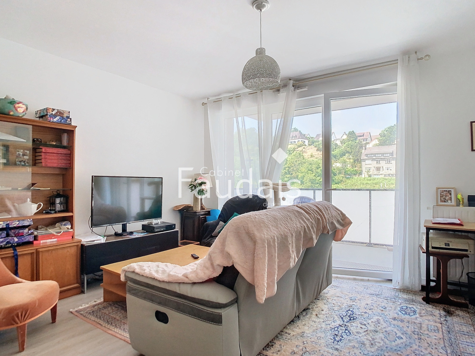 
                                                Vente
                                                 APPARTEMENT T2 CENTRE VILLE IMMEUBLE RECENT