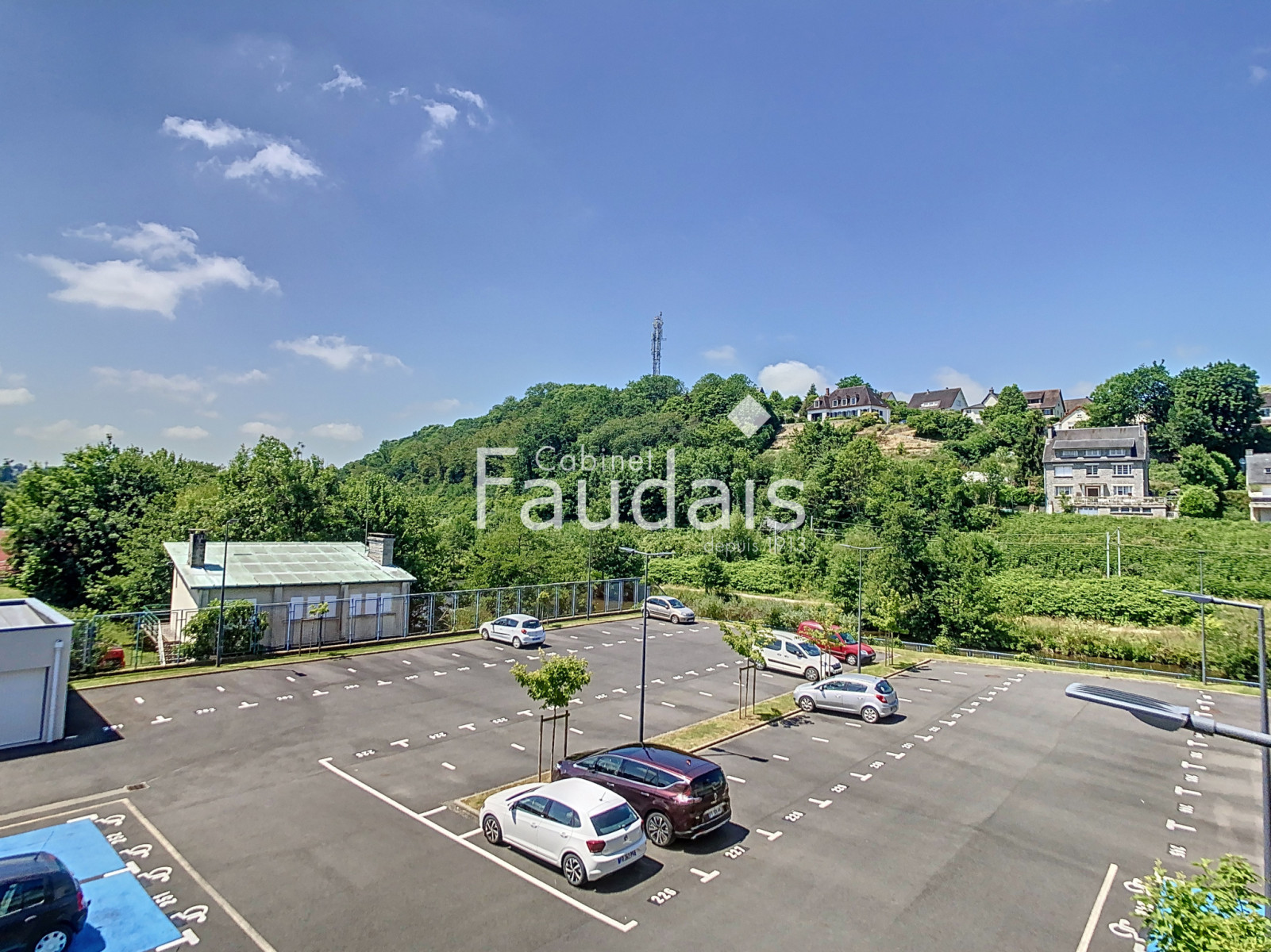 
                                                Vente
                                                 APPARTEMENT T2 CENTRE VILLE IMMEUBLE RECENT