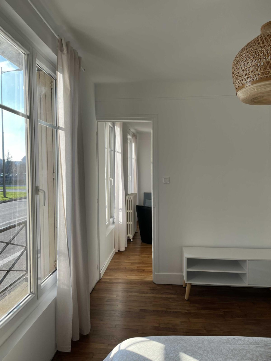 
                                                Location
                                                 Appartement T2 de 41 m² lumineux refait à neuf