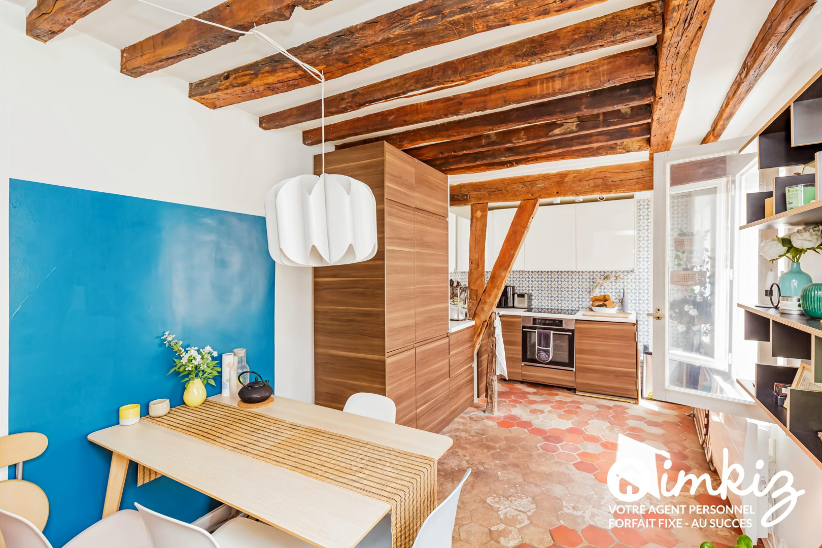 
                                                Vente
                                                 Appartement T2 de charme - tomettes et  poutres