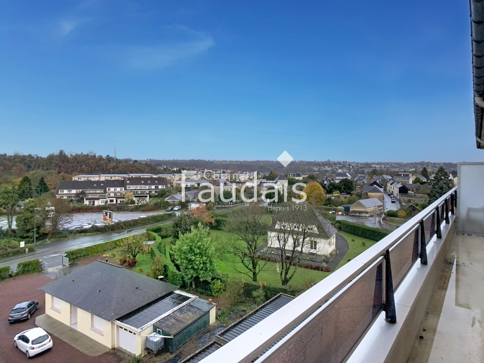 
                                                Vente
                                                 APPARTEMENT T2 DERNIER ETAGE AVEC ASCENSEUR BALCON ET GARAGE