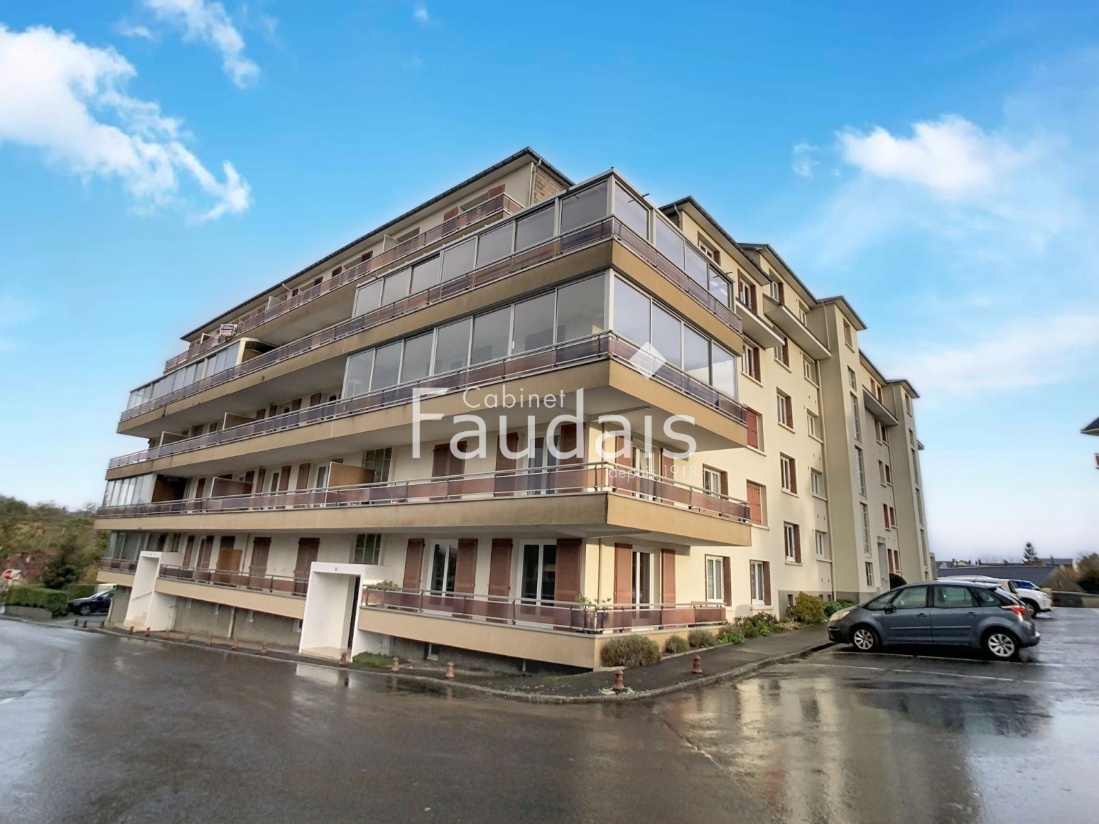 
                                                Vente
                                                 APPARTEMENT T2 DERNIER ETAGE AVEC ASCENSEUR BALCON ET GARAGE