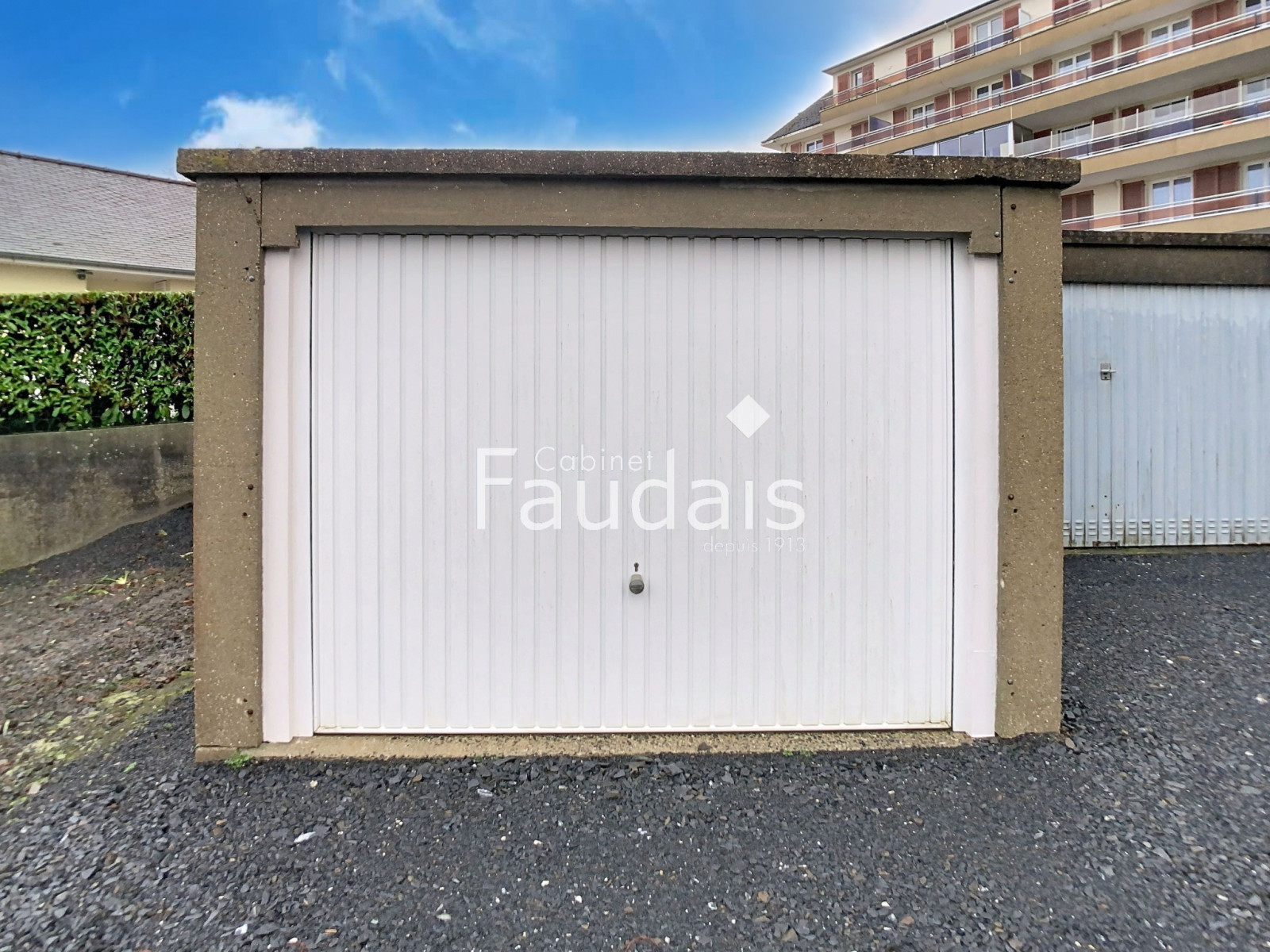 
                                                Vente
                                                 APPARTEMENT T2 DERNIER ETAGE AVEC ASCENSEUR BALCON ET GARAGE