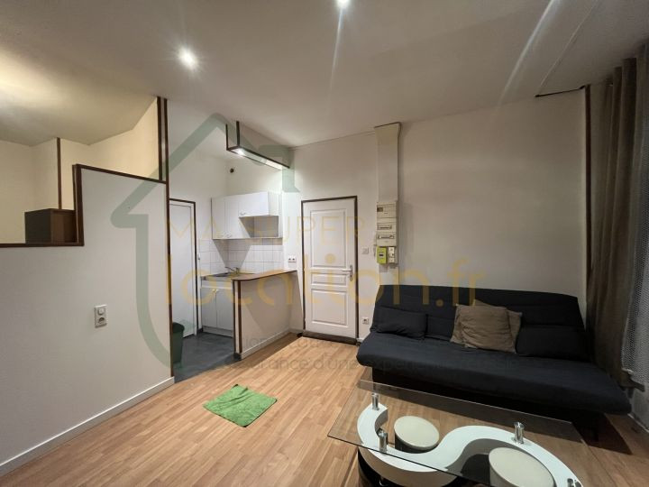 
                                                Location
                                                 Appartement T2 en HYPER-CENTRE proche d'Henri Martin