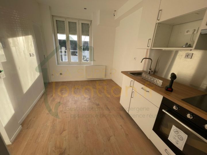 
                                                Location
                                                 Appartement T2 idéalement situé à SAINT-QUENTIN