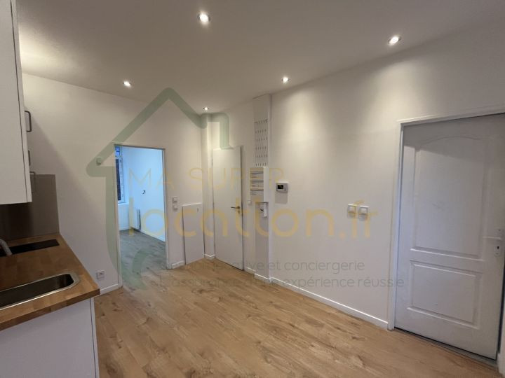 
                                                Location
                                                 Appartement T2 idéalement situé à SAINT-QUENTIN