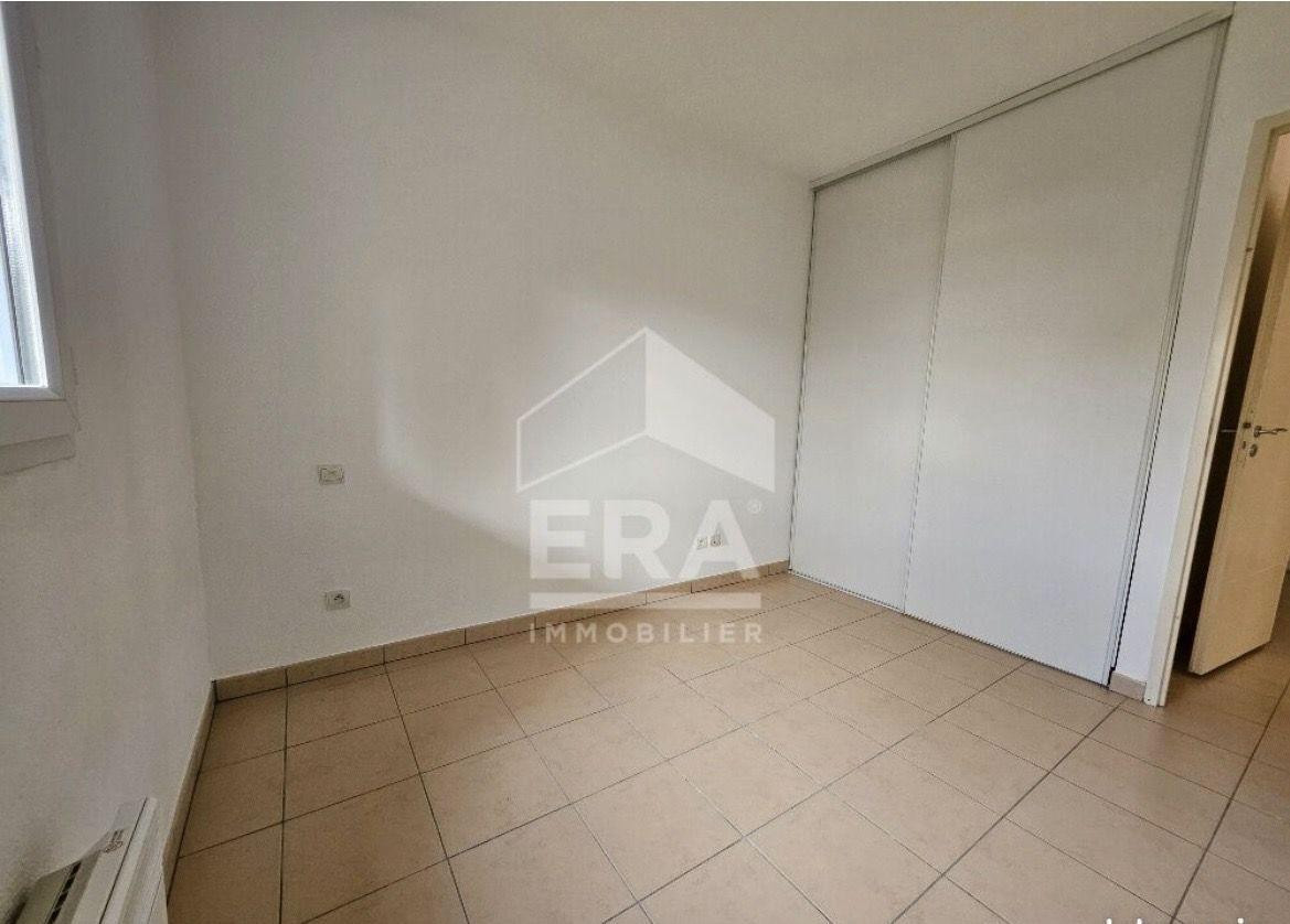 
                                                Location
                                                 Appartement T2, jardin et parking privatif