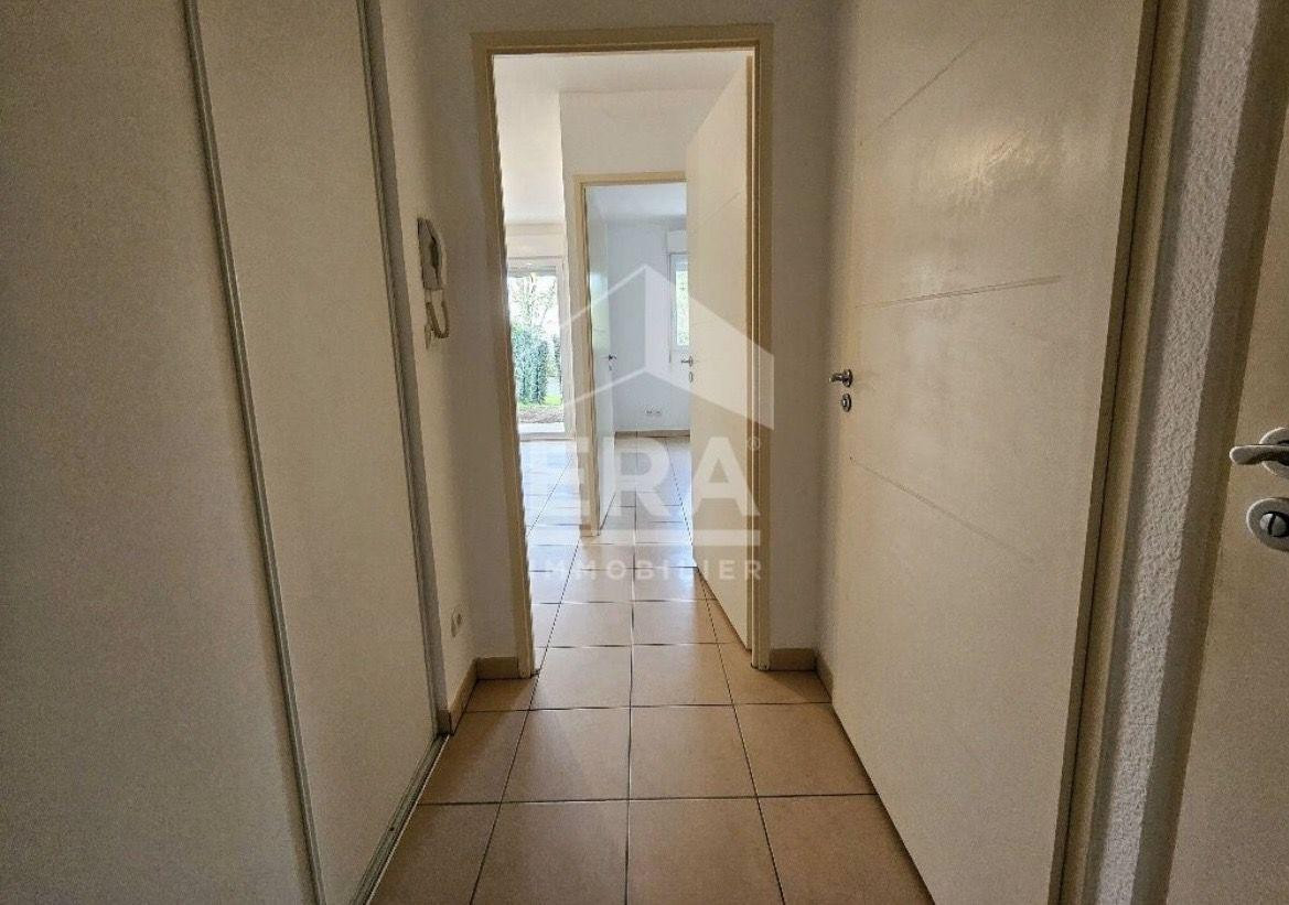 
                                                Location
                                                 Appartement T2, jardin et parking privatif