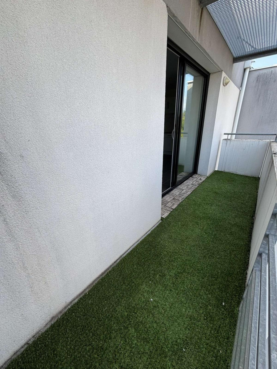 
                                                Location
                                                 Appartement T2 lumineux et rénové à Eysines