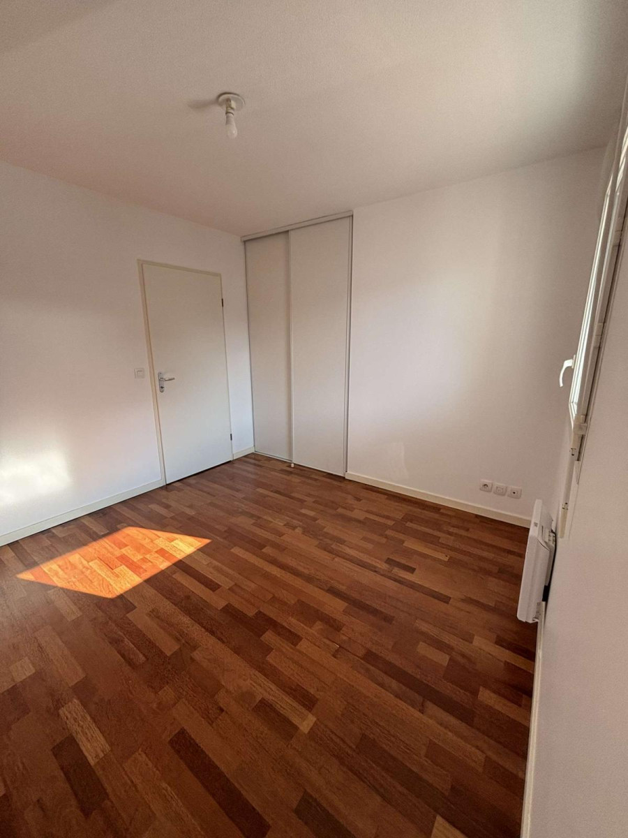 
                                                Location
                                                 Appartement T2 lumineux et rénové à Eysines