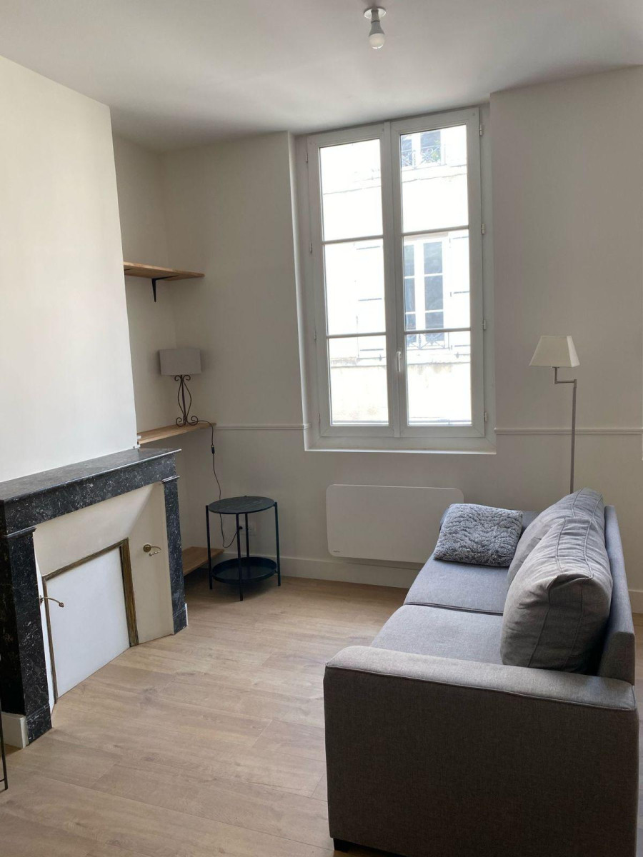 
                                                Location
                                                 Appartement T2 lumineux, meublé - ORLEANS CENTRE