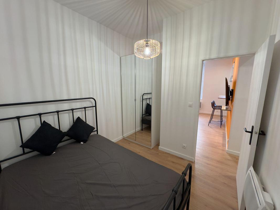 
                                                Location
                                                 Appartement T2 Marseille Vauban refait à neuf