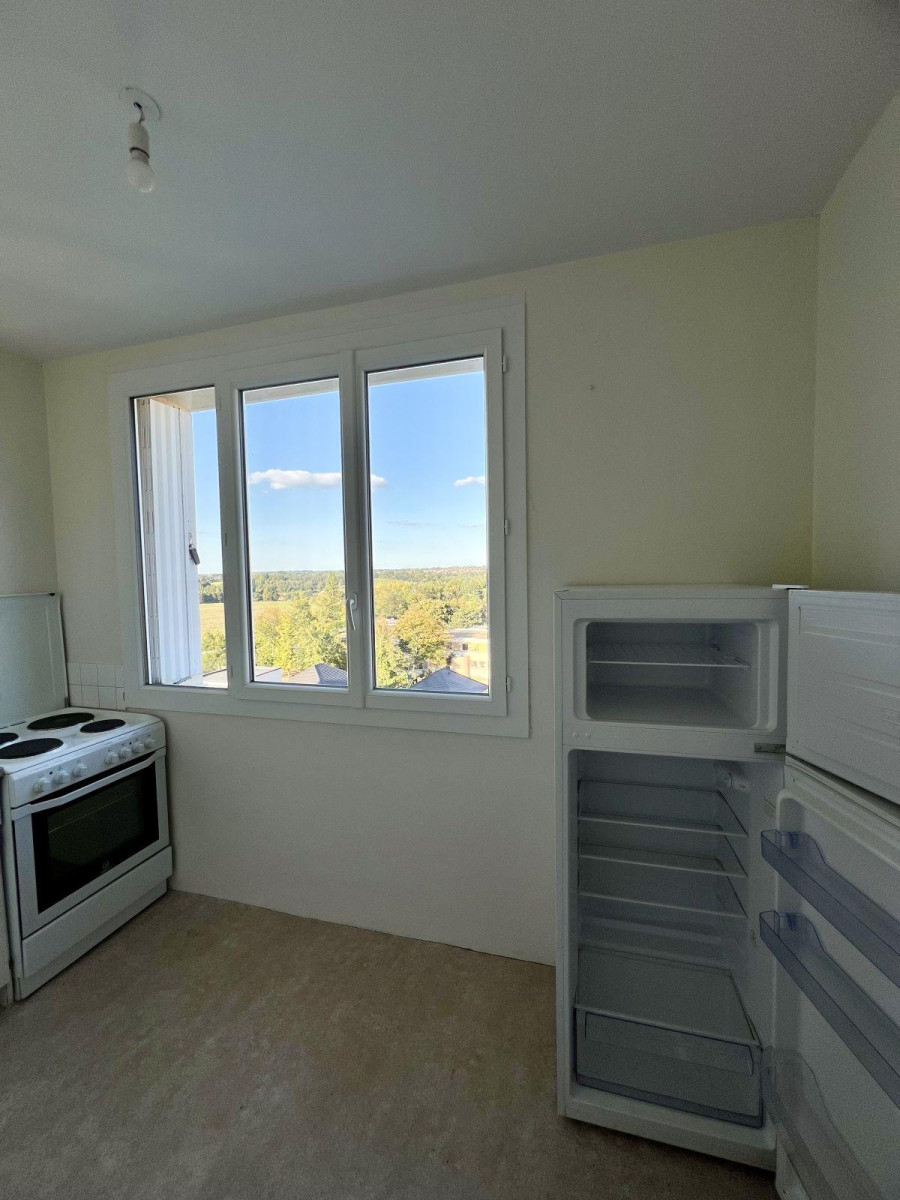 
                                                Location
                                                 Appartement T2 meublé 42 m2 - Les Maillets Le Mans