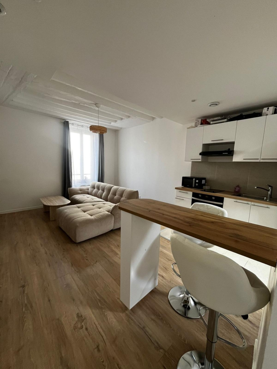 
                                                Location
                                                 Appartement T2 meublé