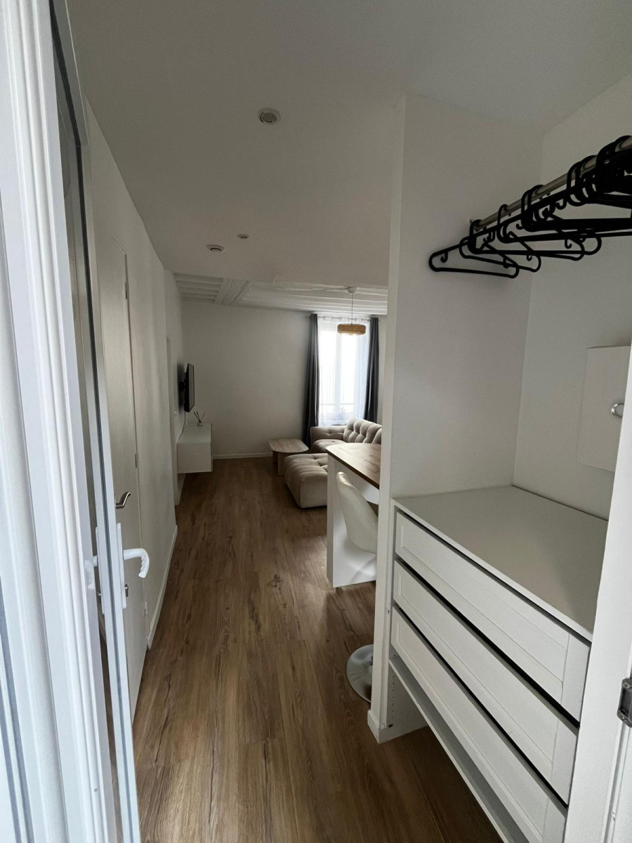 
                                                Location
                                                 Appartement T2 meublé