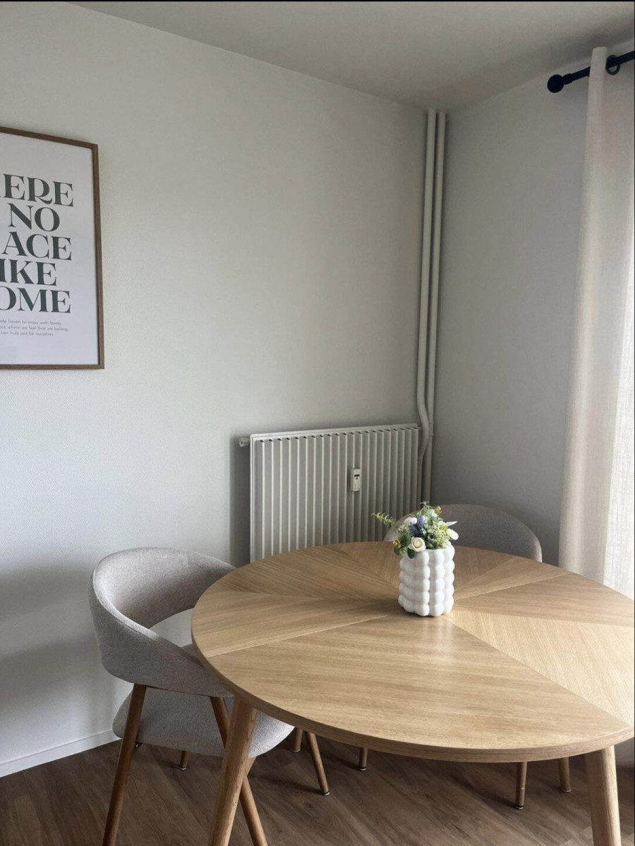 
                                                Location
                                                 Appartement T2 meublé