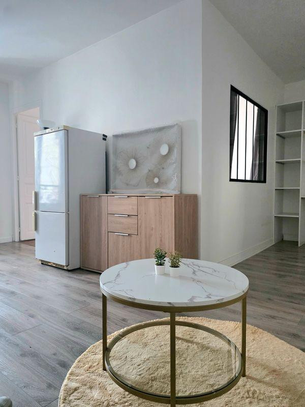 
                                                Location
                                                 Appartement T2 meublé à Clichy à louer