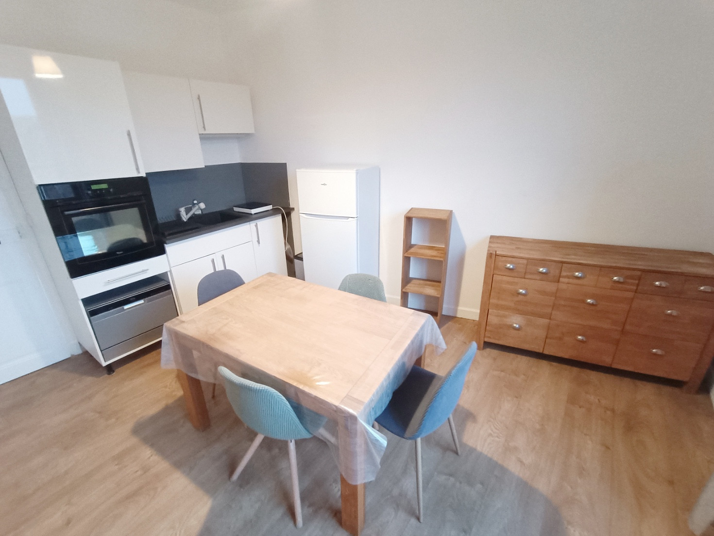 
                                                Location
                                                 Appartement, T2, meublé, Albert