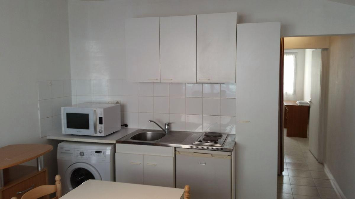 
                                                Location
                                                 Appartement T2 meublé avec parking