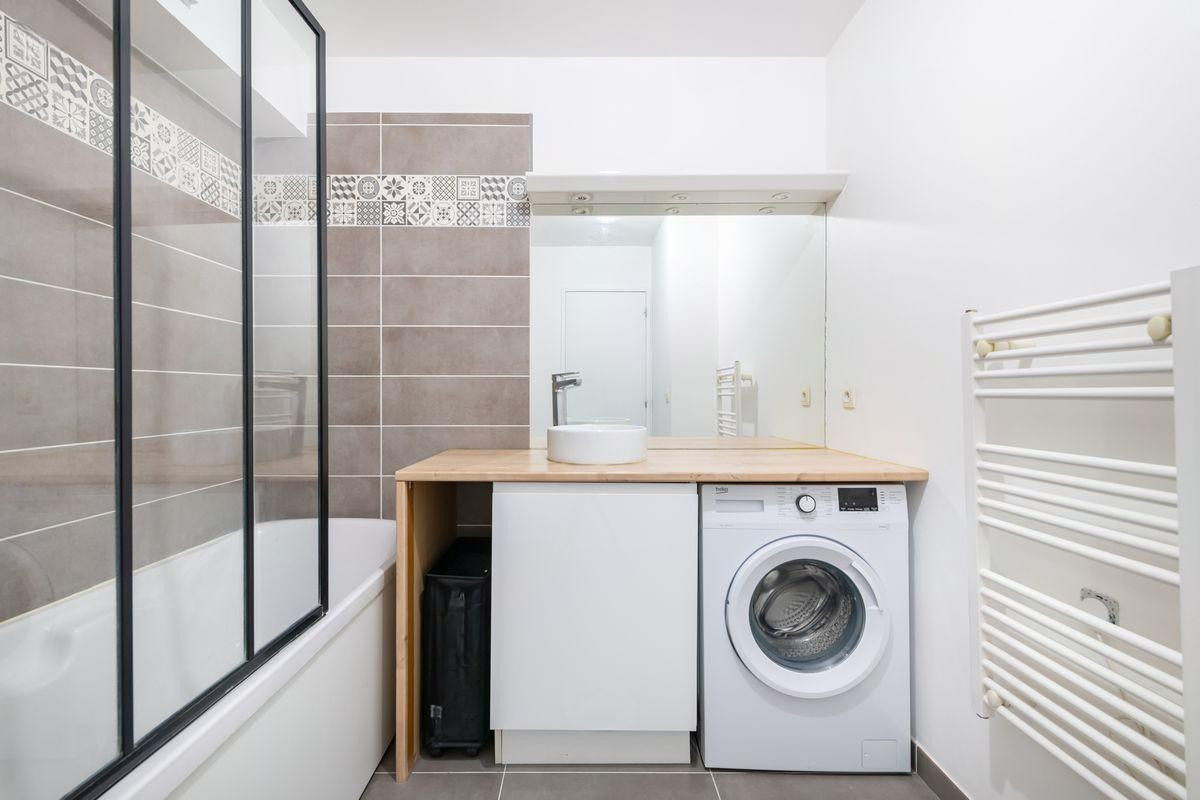 
                                                Location
                                                 Appartement T2 Meublé + balcon et Garage St Charle