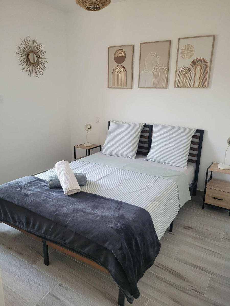 
                                                Location
                                                 APPARTEMENT T2 MEUBLE CAP D AGE REFAIT A NEUF