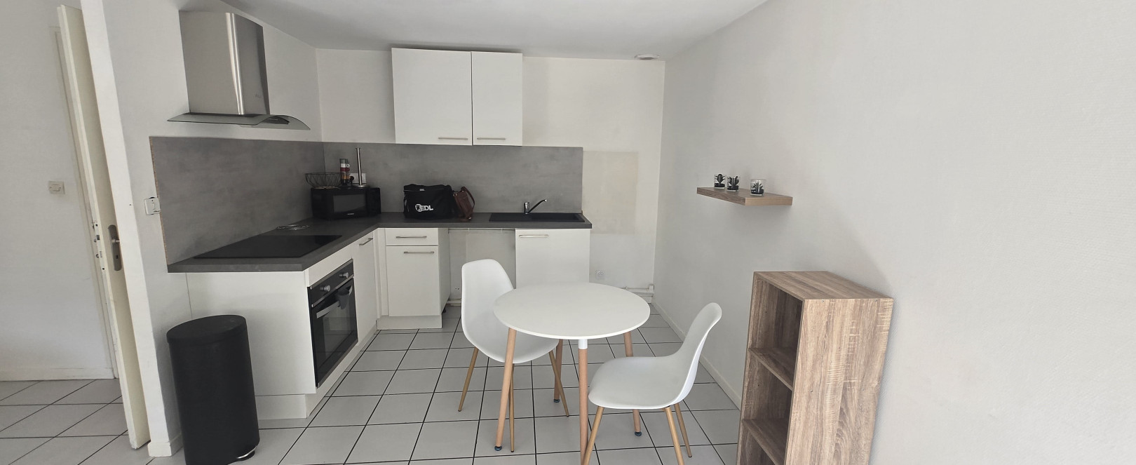 
                                                Location
                                                 Appartement T2 meublé Châtellerault