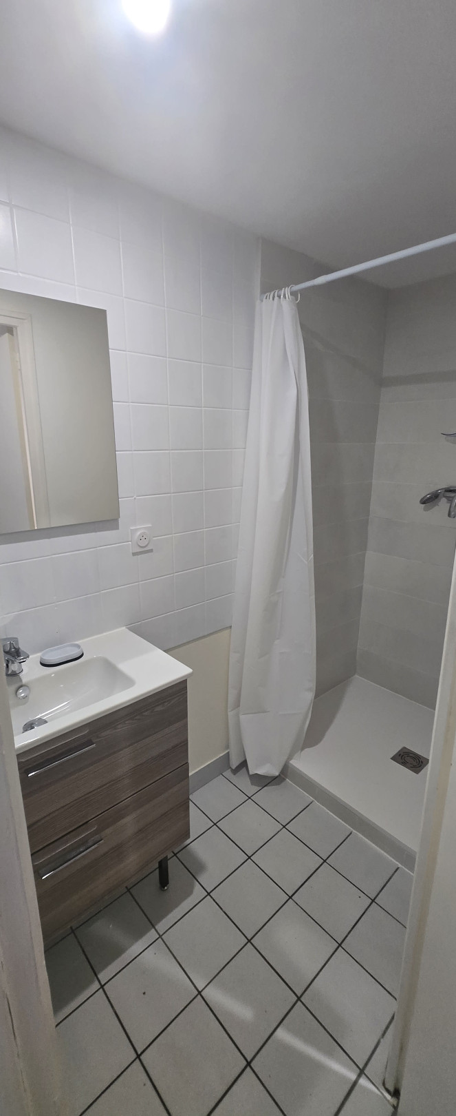 
                                                Location
                                                 Appartement T2 meublé Châtellerault