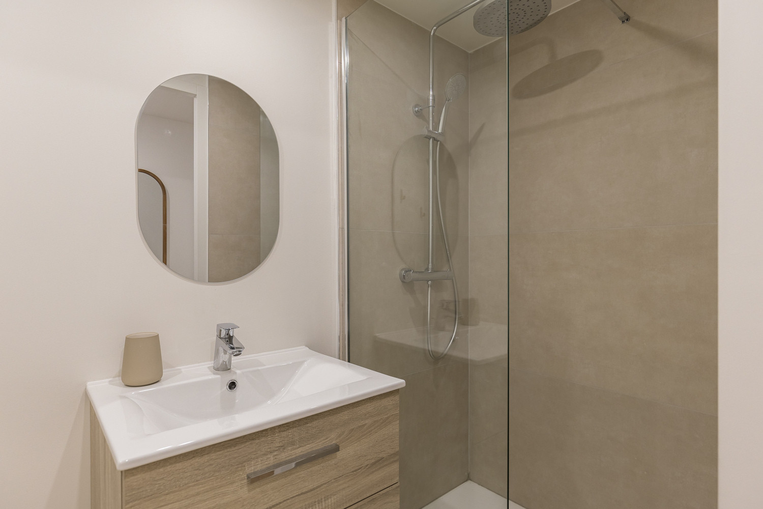 
                                                Location
                                                 Appartement T2 meublé - Cours Julien
