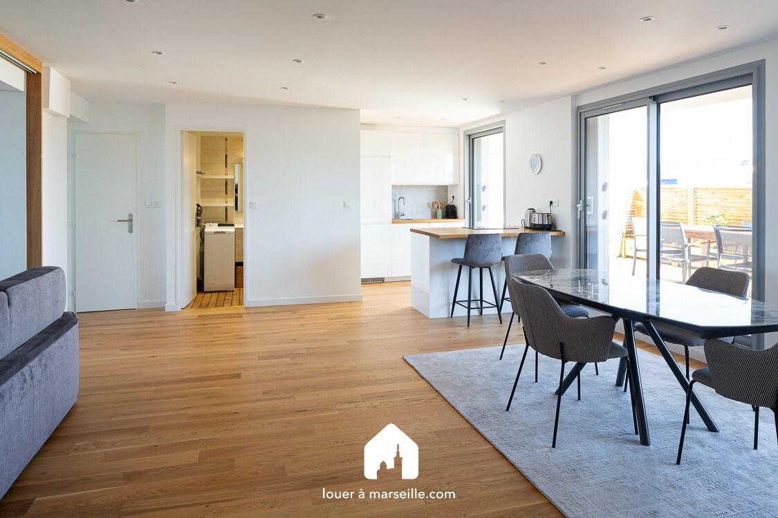 
                                                Location
                                                 Appartement T2 meuble en Rooftop, à la Joliette