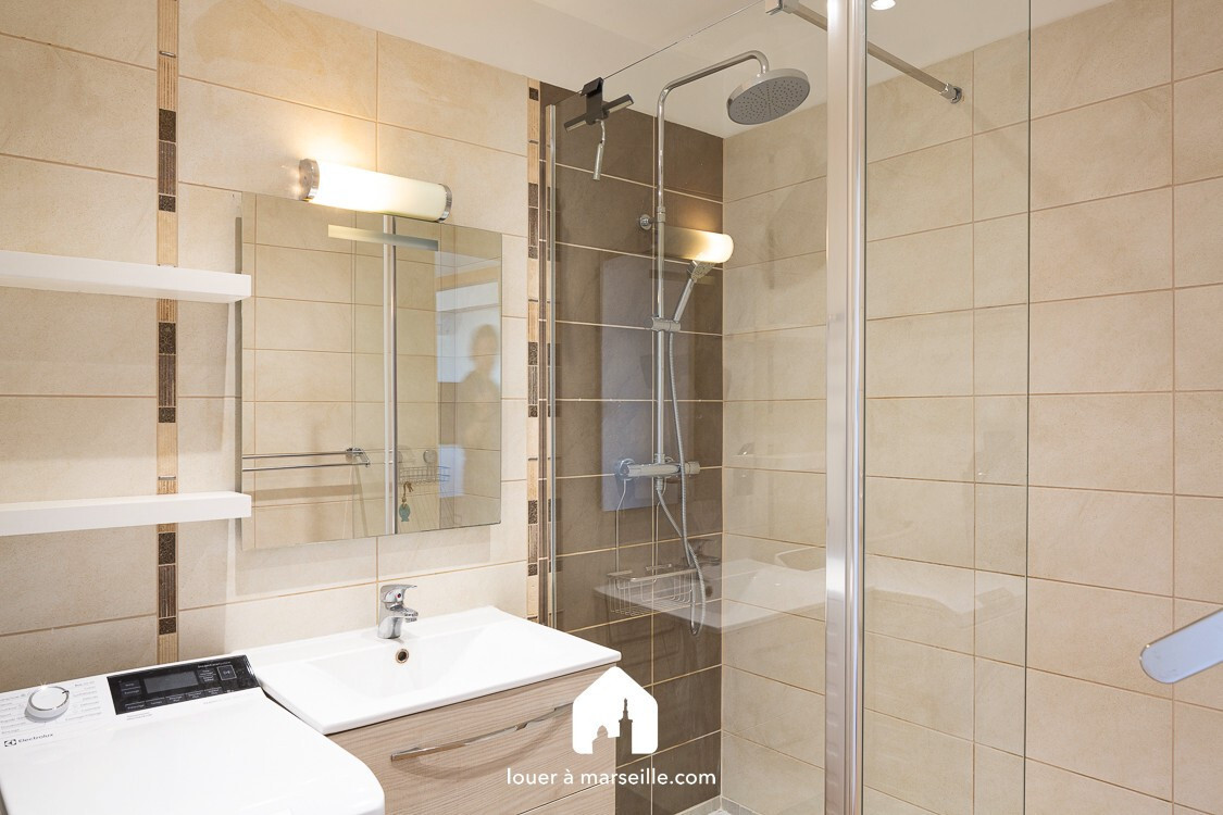 
                                                Location
                                                 Appartement T2 meuble en Rooftop, à la Joliette