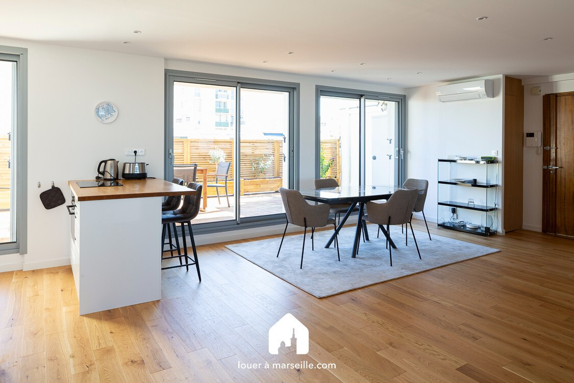 
                                                Location
                                                 Appartement T2 meuble en Rooftop, à la Joliette