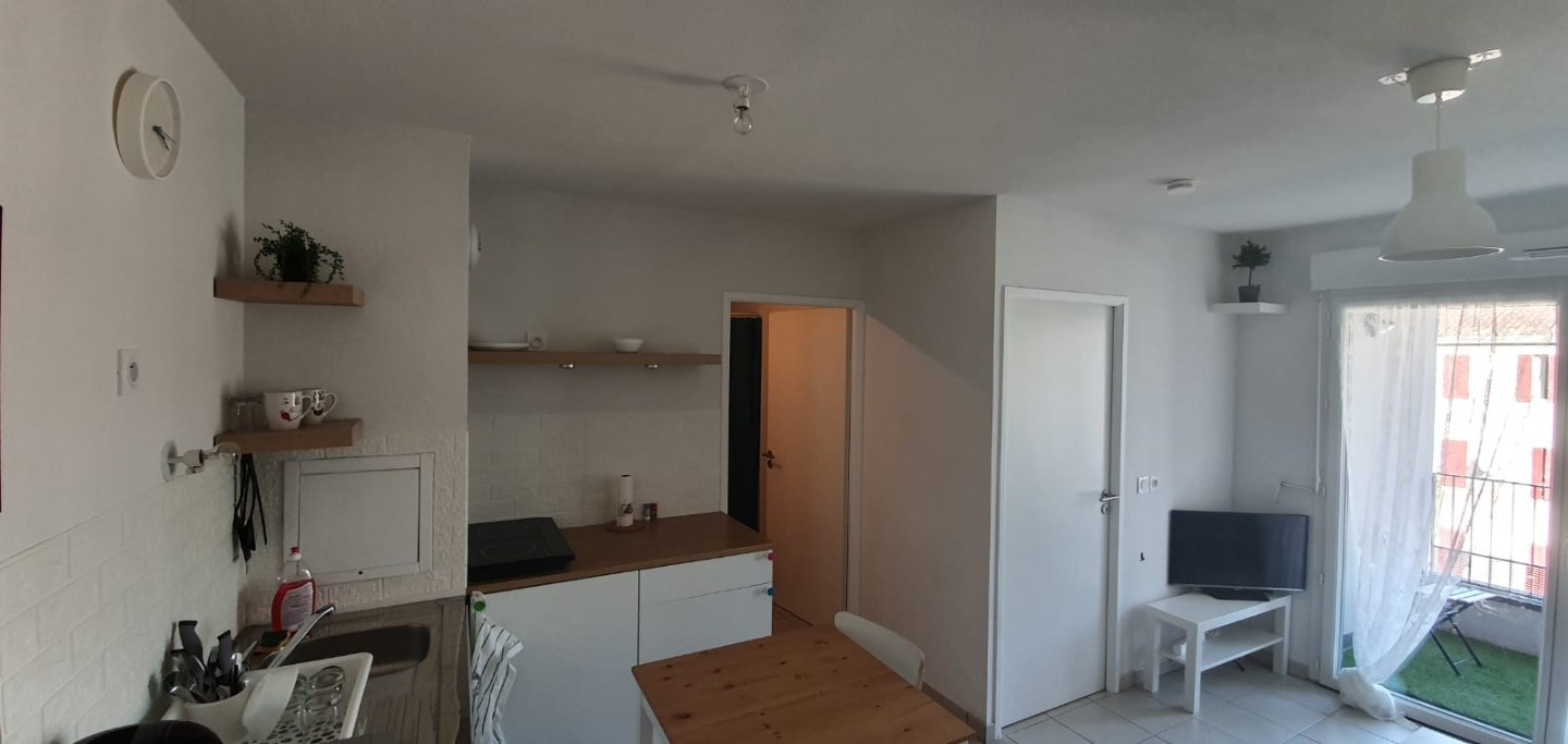 
                                                Location
                                                 Appartement T2 meublé Marseille 15e