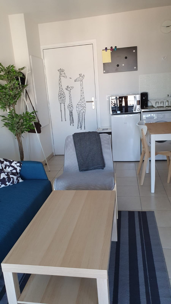 
                                                Location
                                                 Appartement T2 meublé Marseille 15e