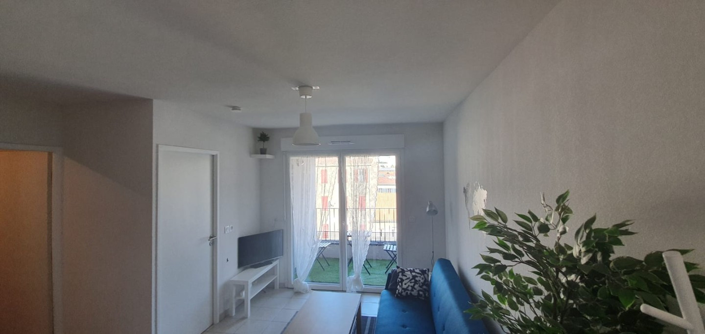 
                                                Location
                                                 Appartement T2 meublé Marseille 15e