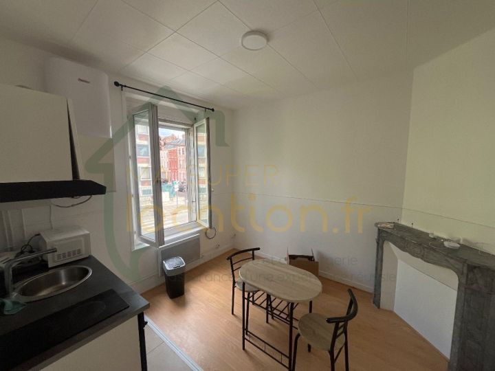 
                                                Location
                                                 Appartement T2 meuble, proche centre