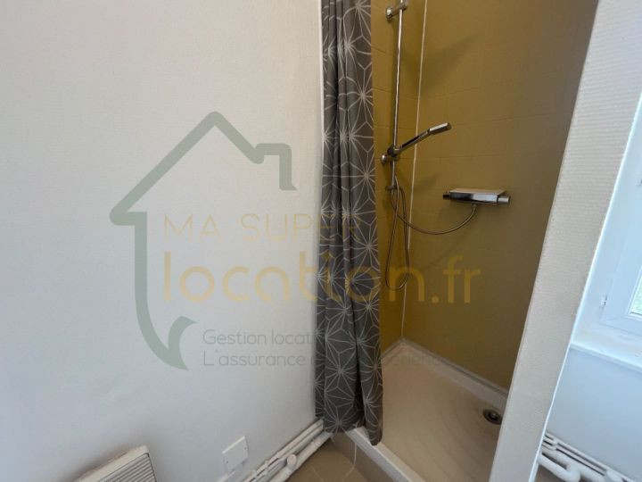 
                                                Location
                                                 Appartement T2 meuble, proche centre