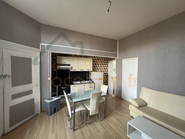 
                                                Location
                                                 Appartement T2 meublé, proche centre