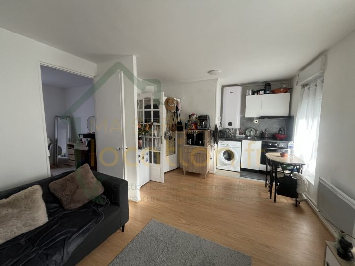 
                                                Location
                                                 Appartement T2 meuble, proche centre