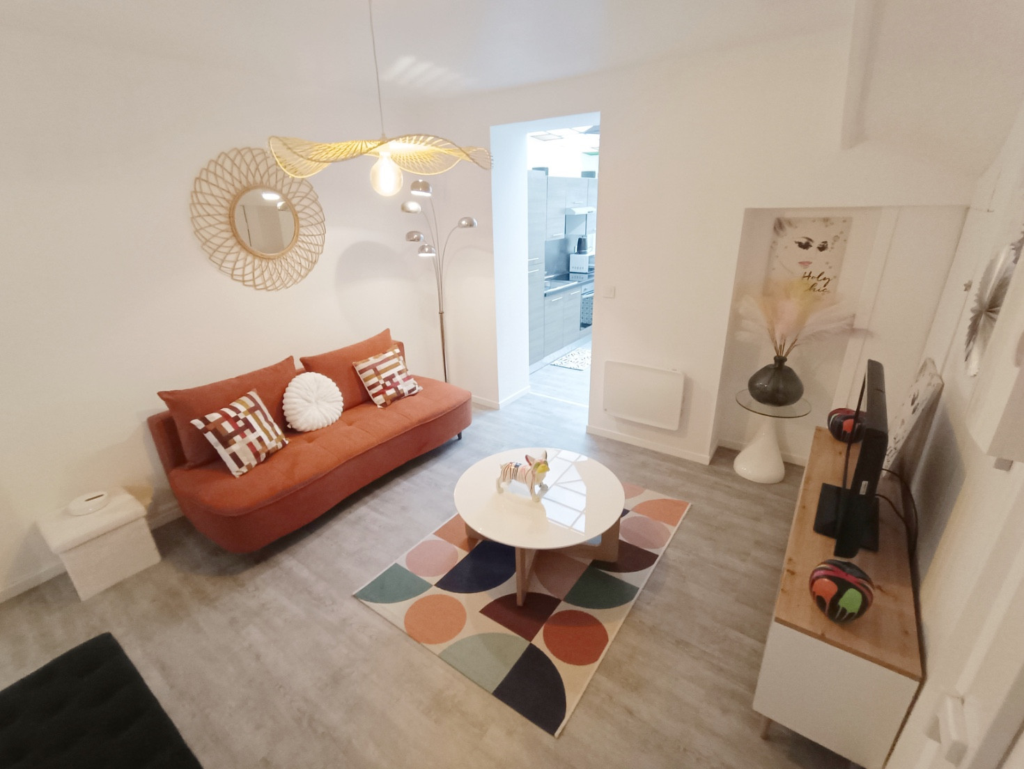 
                                                Location
                                                 Appartement T2 meublé, RDC avec cour