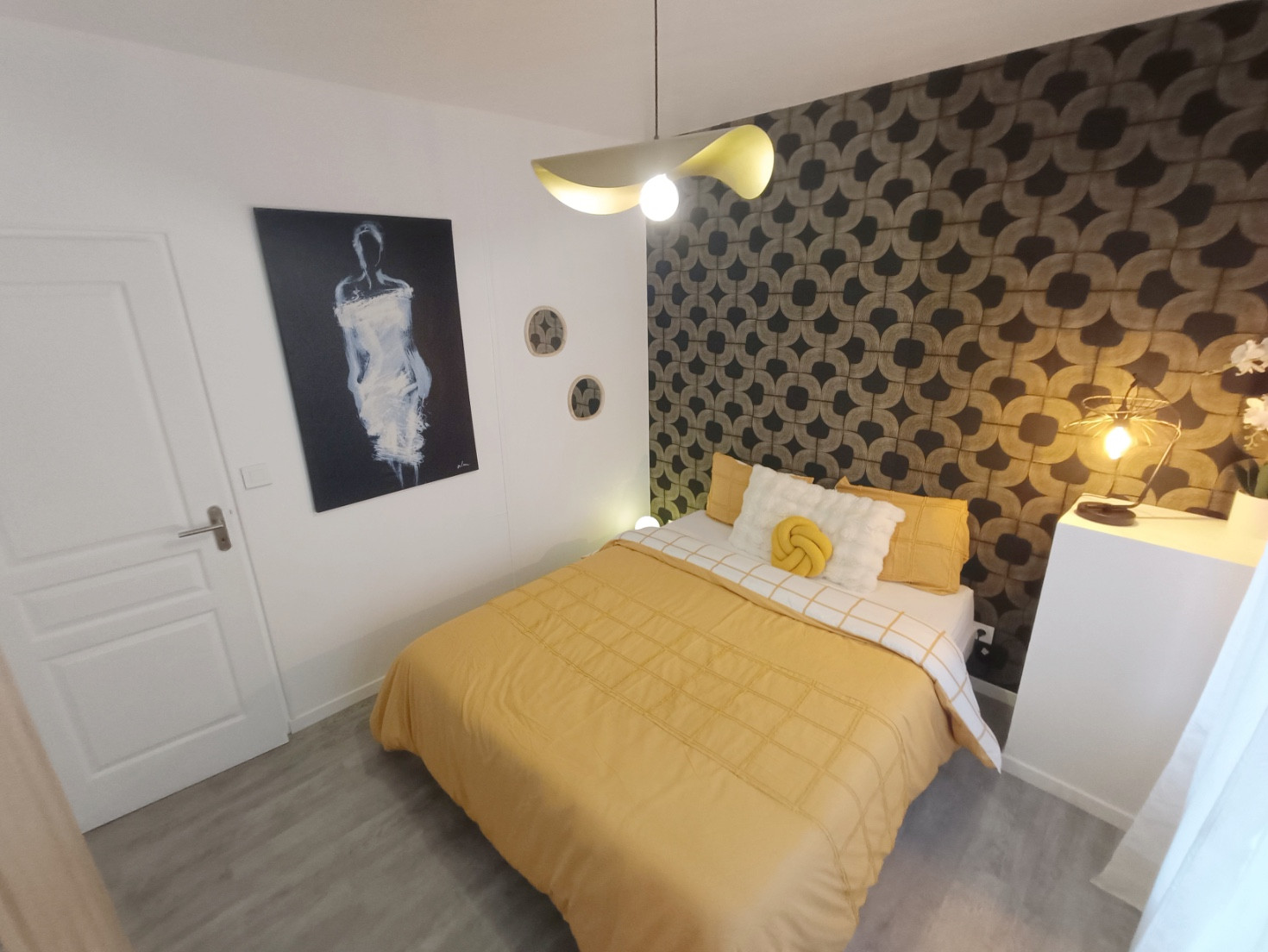 
                                                Location
                                                 Appartement T2 meublé, RDC avec cour