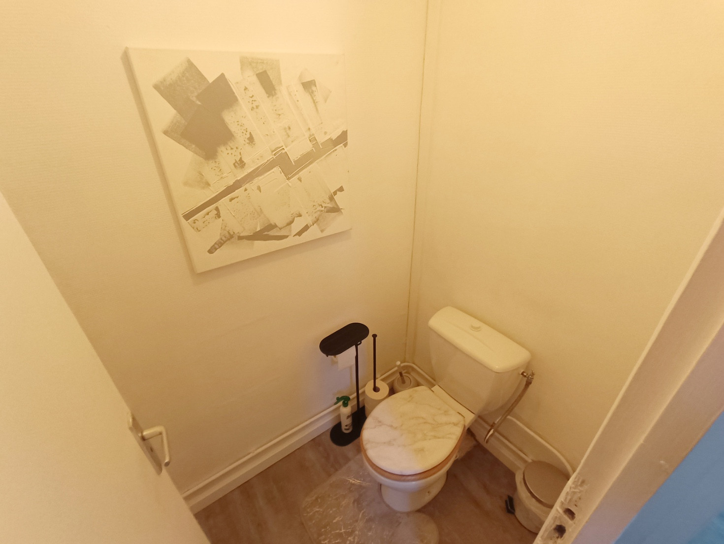 
                                                Location
                                                 Appartement T2 meublé, RDC avec cour