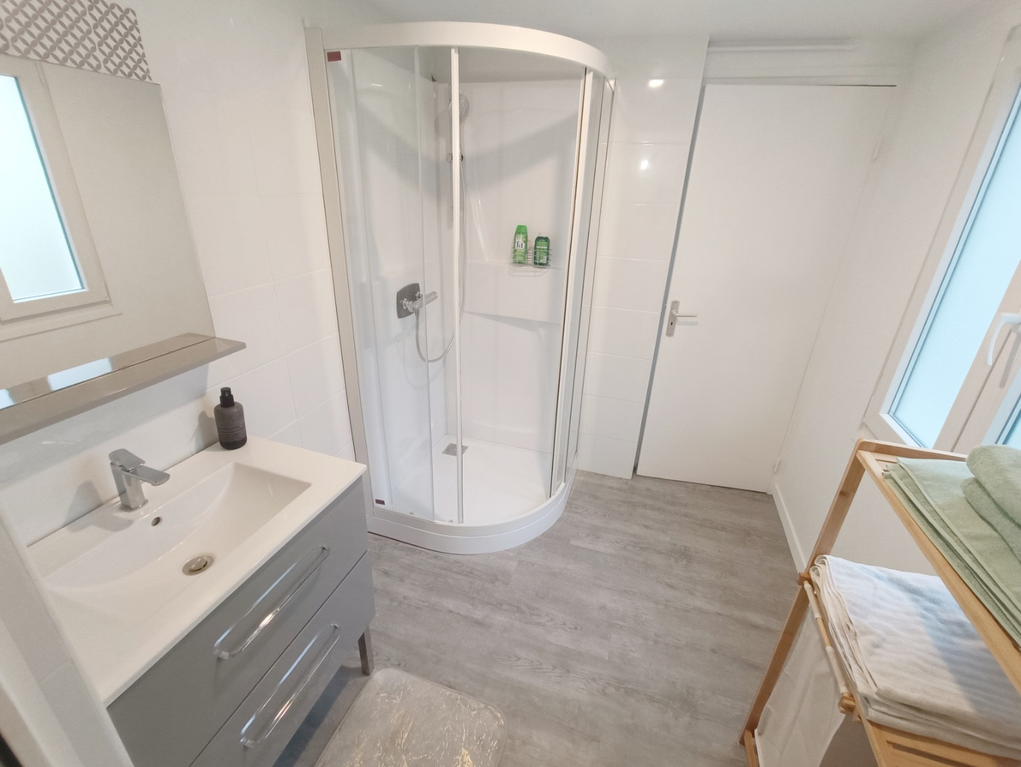 
                                                Location
                                                 Appartement T2 meublé, RDC avec cour