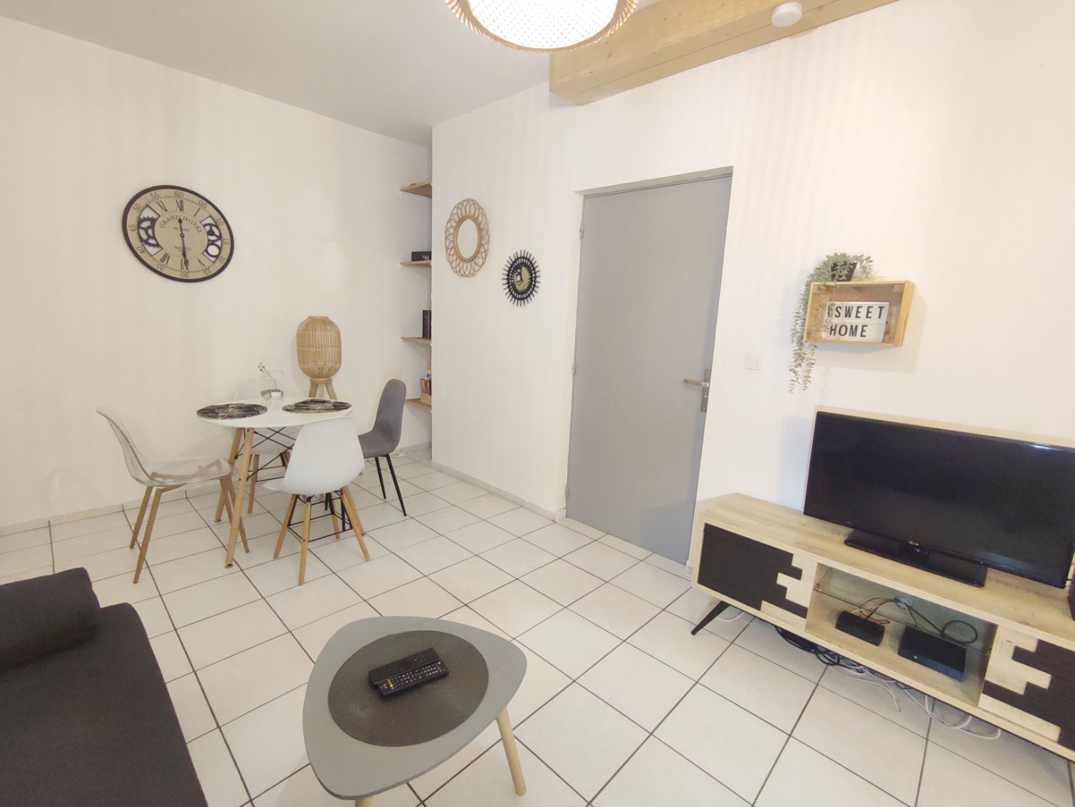 
                                                Vente
                                                 Appartement T2 Meublé Terrasse et stationnement