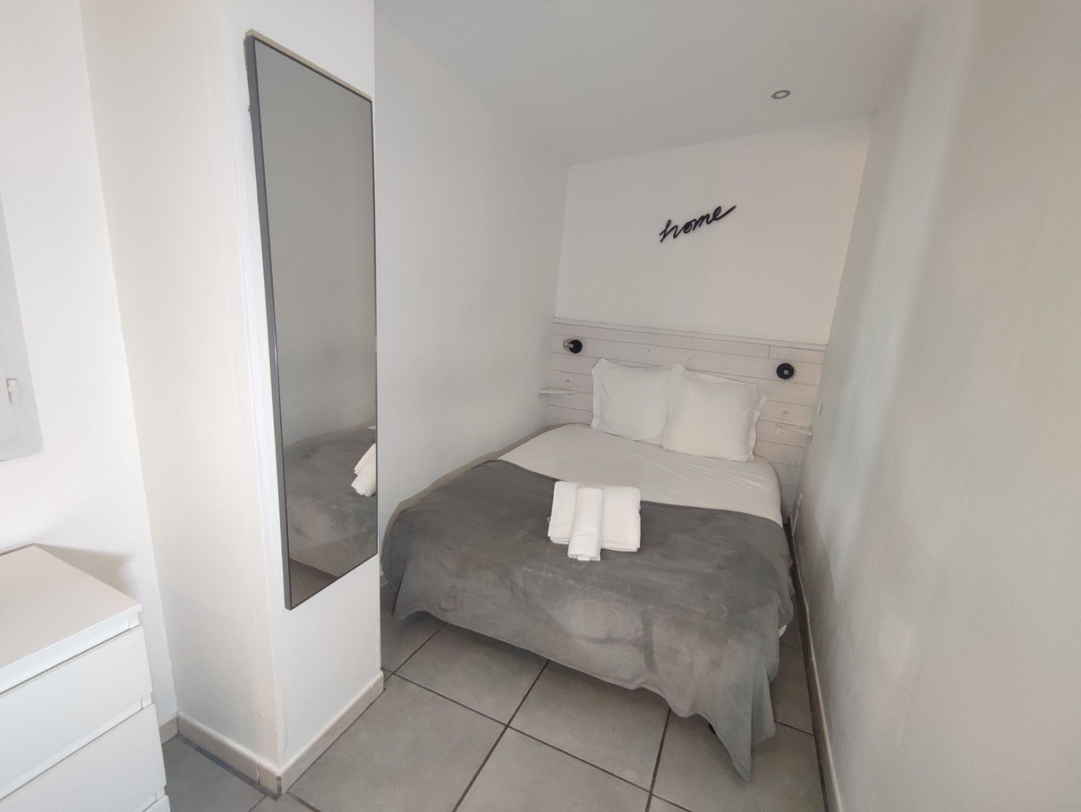 
                                                Vente
                                                 Appartement T2 Meublé Terrasse et stationnement