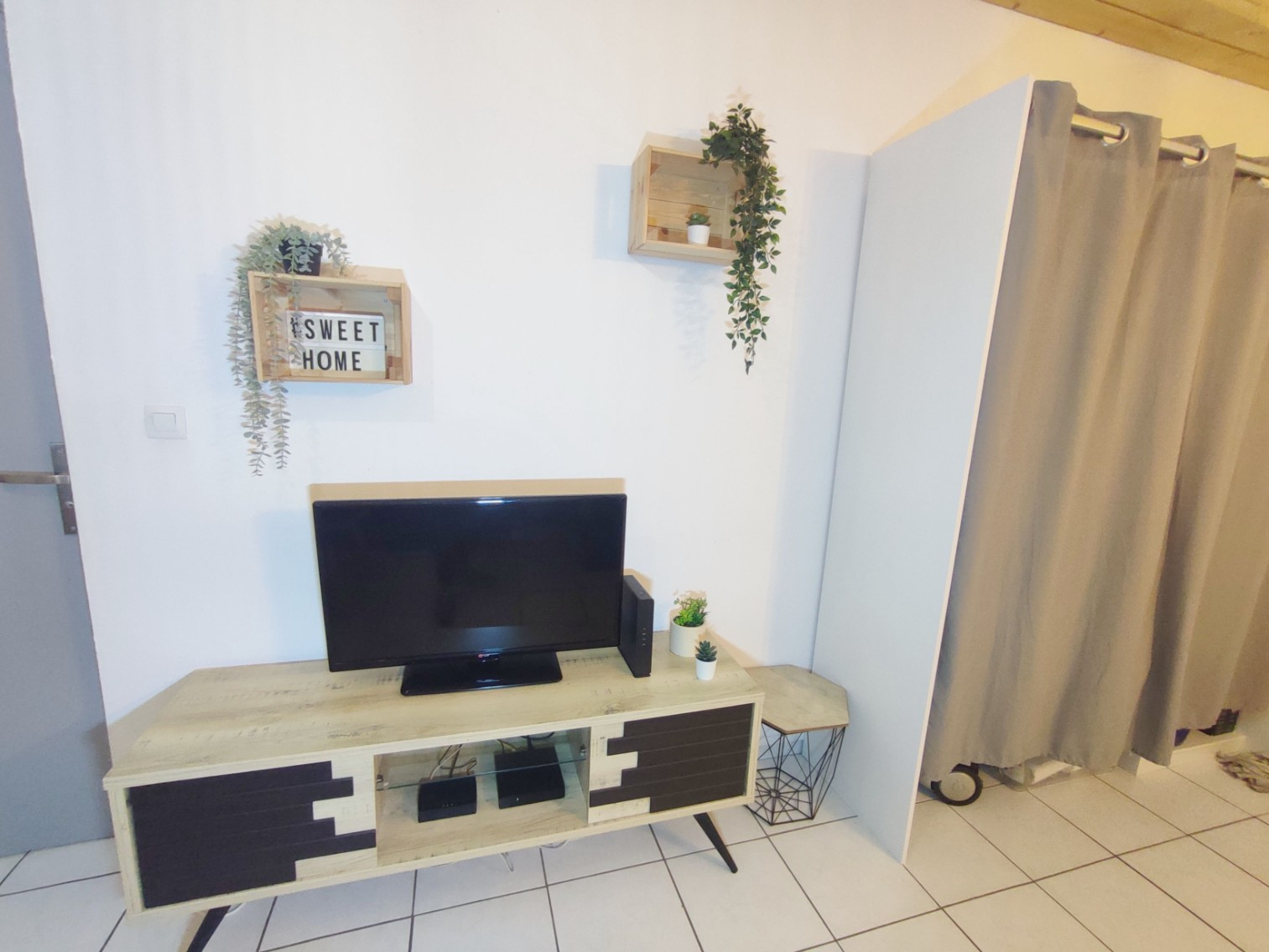 
                                                Vente
                                                 Appartement T2 Meublé Terrasse et stationnement