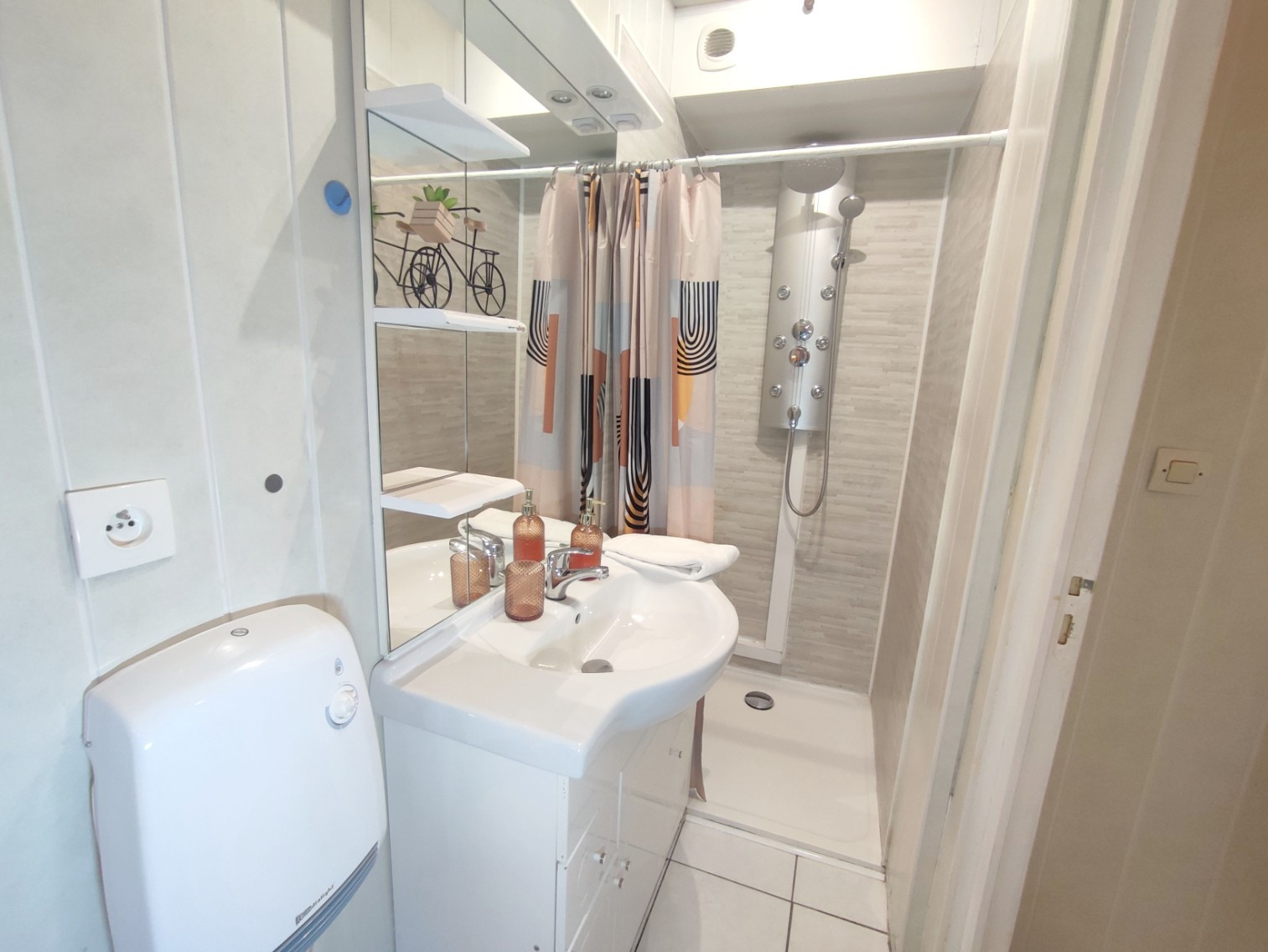 
                                                Vente
                                                 Appartement T2 Meublé Terrasse et stationnement