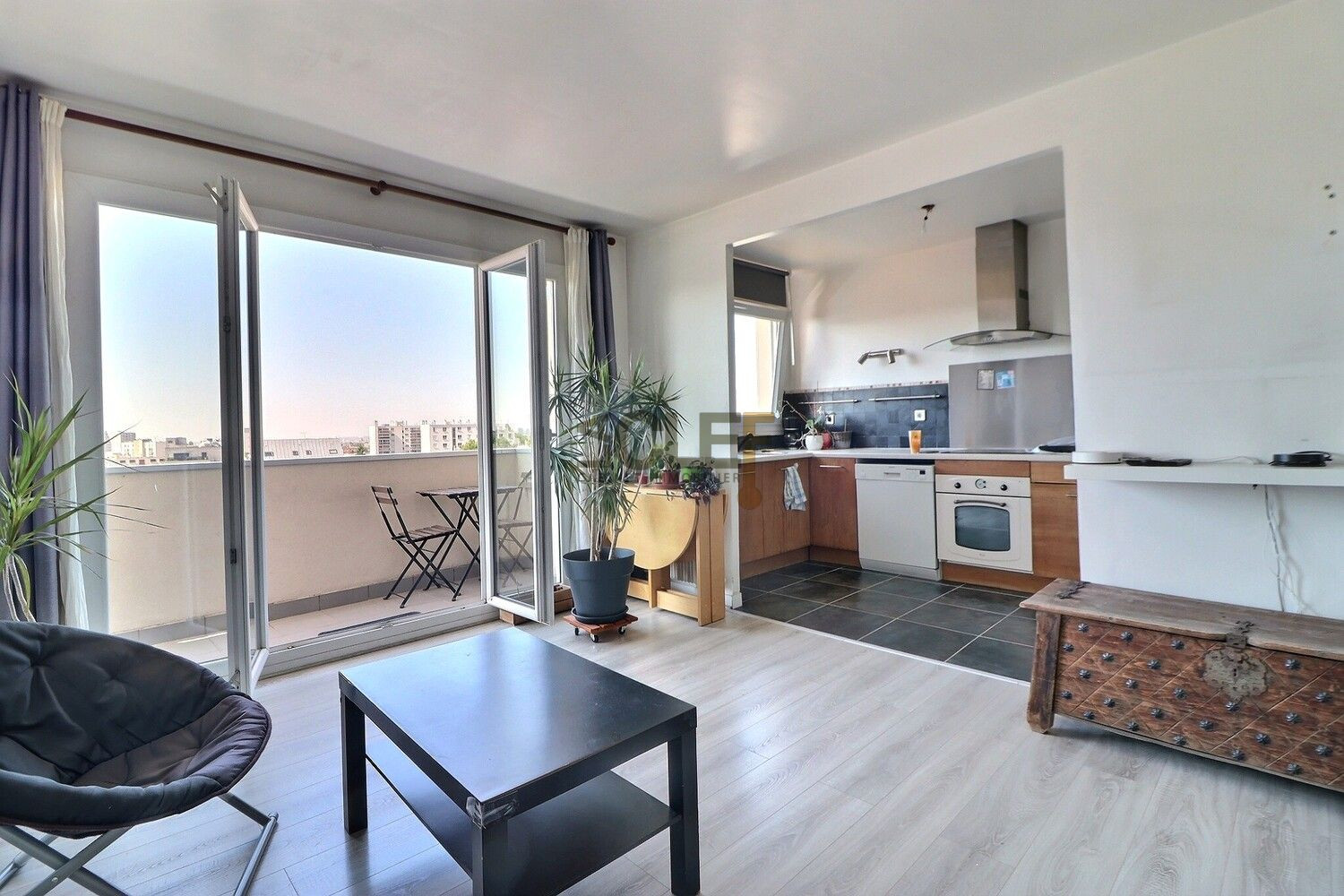 
                                                Location
                                                 Appartement T2  - Montreuil - proche métro