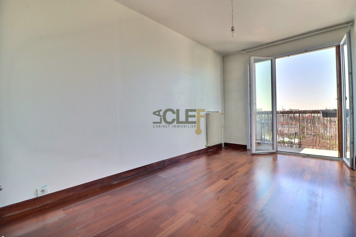 
                                                Location
                                                 Appartement T2  - Montreuil - proche métro